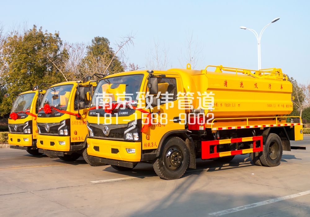 369小市多利卡吸污车